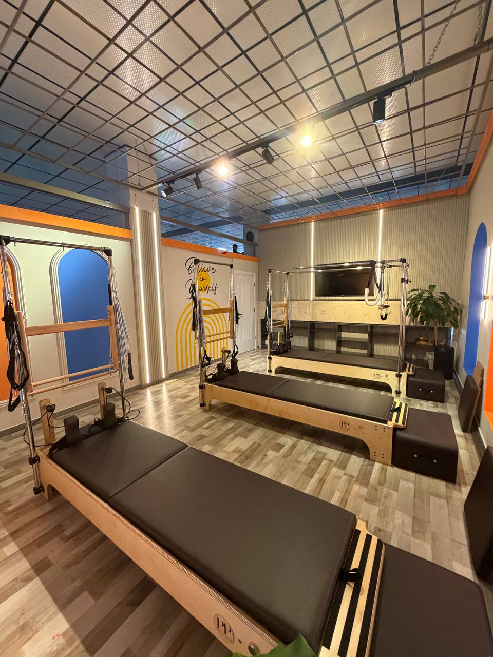 Titanyum GYM reformer pilates odası 6