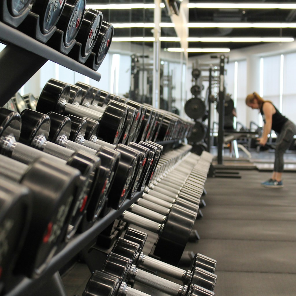 spor salonuna başlama rehberi modern fitness merkezi